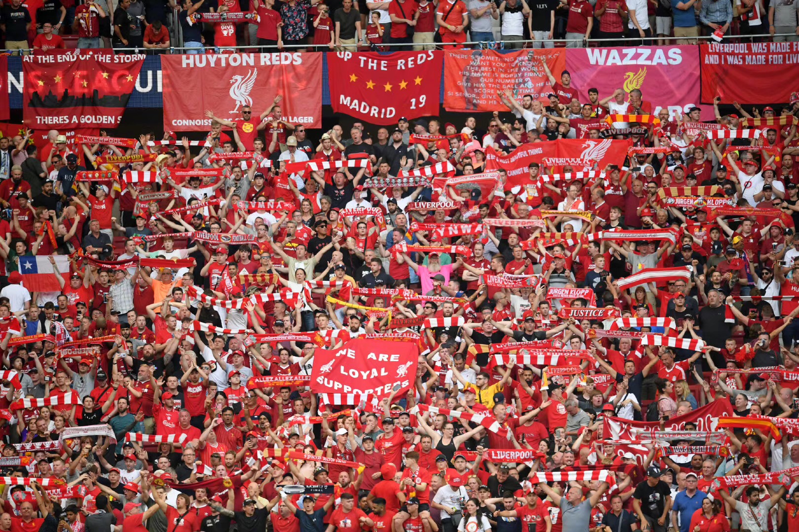 2025年欧洲足坛夏窗：英超创纪录 红军包揽前3（2025欧洲夏窗：英超破纪录，利物浦包揽前三）