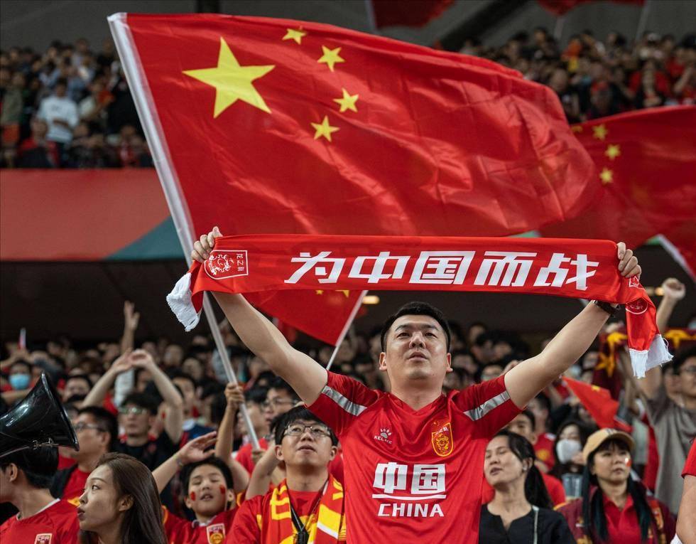 1-2折戟亚平宁！英超11.4亿豪门惨遭逆转跌出前8 各项赛事4场不胜（1-2客场折戟亚平宁！总身价11.4亿英超豪门遭逆转跌出前八 各赛事近4场不胜）