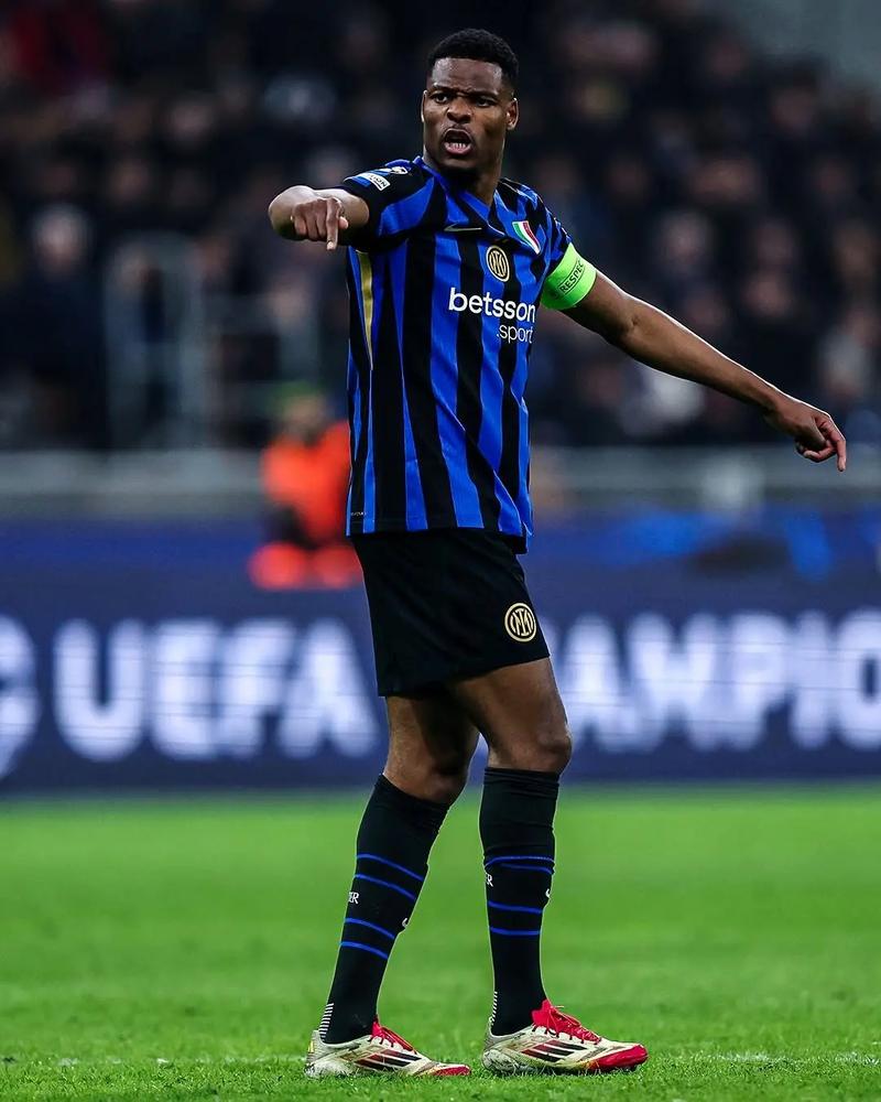 科比吊牌引热议，建议增设二维码防退货