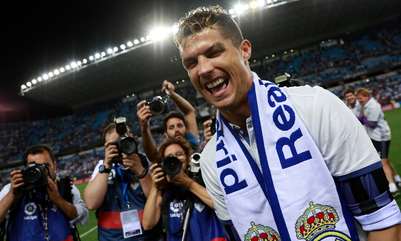 WTT总决赛：孙颖莎4-0横扫王艺迪，晋级八强（WTT总决赛：孙颖莎4-0零封王艺迪，强势挺进八强）