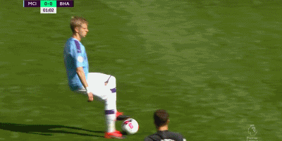 本赛季第三次当选！索博斯洛伊获评利物浦11月最佳球员（索博斯洛伊荣膺利物浦11月最佳，赛季第三次当选）