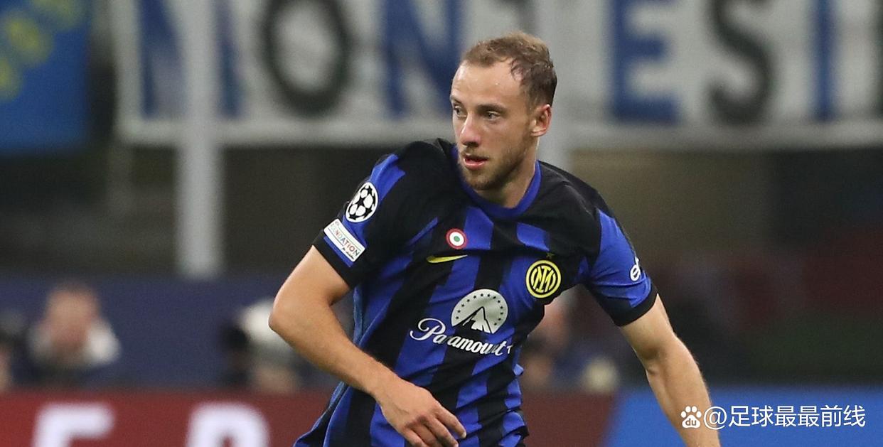 图片报：勒沃库森遭遇多次意外事件，到达曼市时已延误数小时