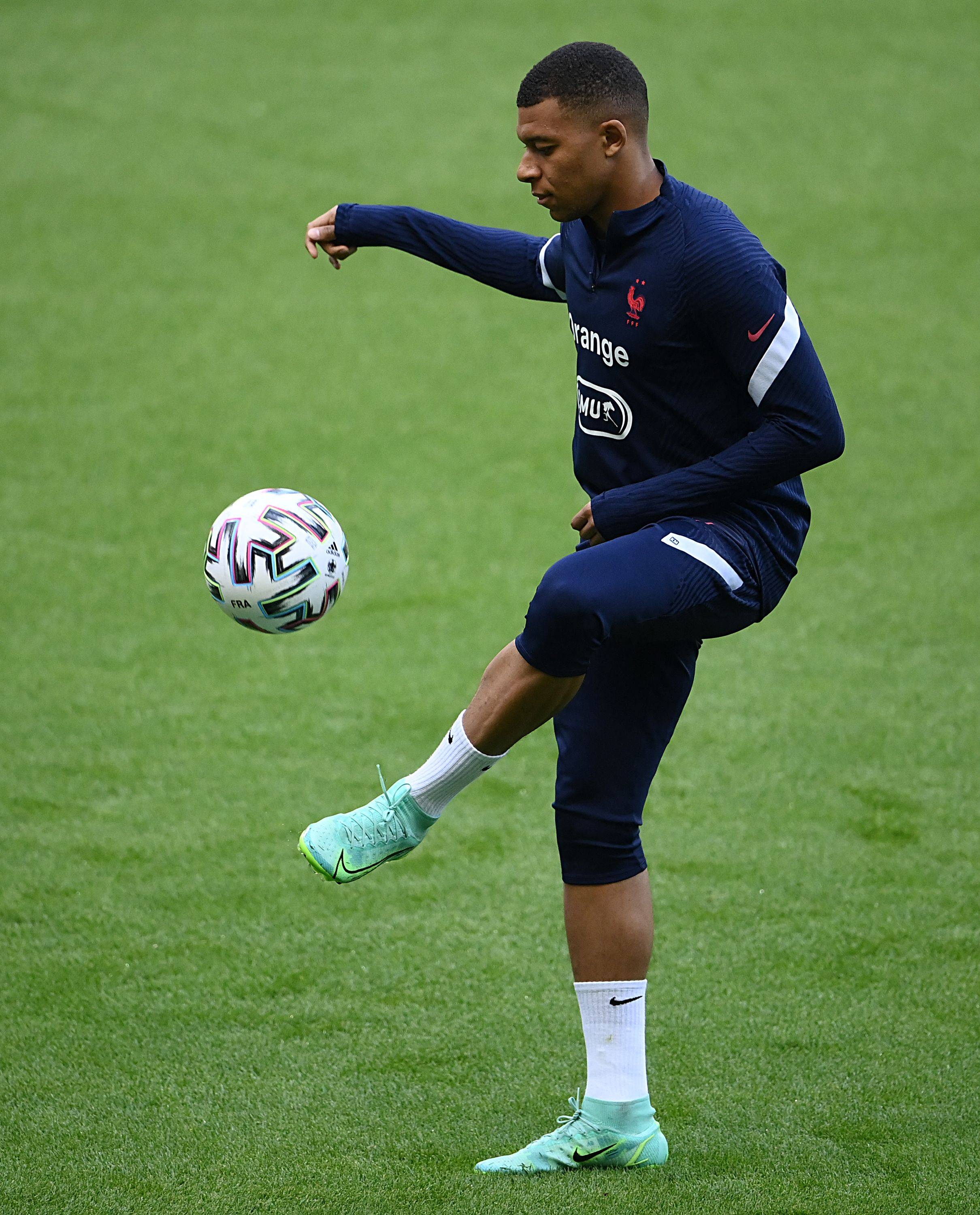 斯基拉：米兰派球探考察昂热18岁前锋西迪基-谢里夫（据斯基拉报道，米兰已派球探现场考察昂热18岁前锋西迪基-谢里夫）