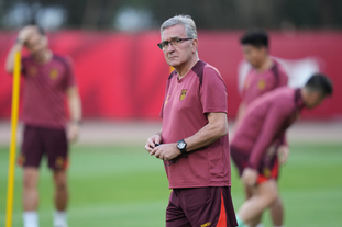 日职乙半场：翁长圣开场闪击，长崎成功丸暂1-0爱媛FC（J2联赛半场：翁长圣闪电破门，长崎成功丸暂以1-0领先爱媛FC）