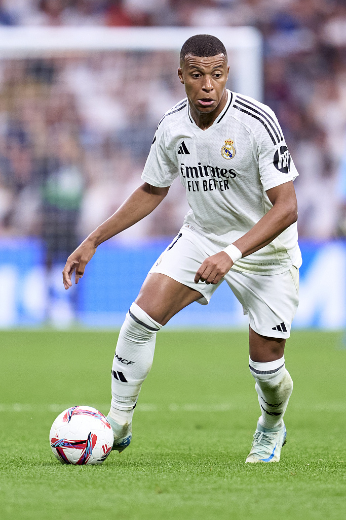 法比奥晒与古加搞怪合照：我们爱中国，很满意现在的生活状态（法比奥与古加晒搞怪合影：我们热爱中国，对当下生活十分满意）