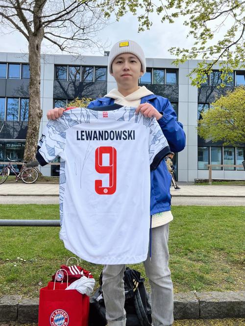 3-0大胜后的@埃尔切足球俱乐部 为大家带来一段胜利之舞（3-0告捷后，@埃尔切足球俱乐部献上胜利之舞）