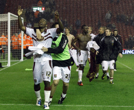 孔帕尼：卡尔能否和梅西相比？我们只想让他成为最好的卡尔（孔帕尼谈卡尔与梅西：不做对比，只希望他成为最好的卡尔）