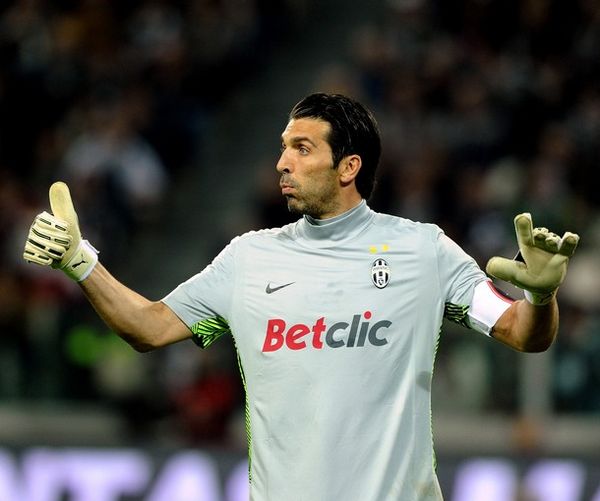 官方：足协杯决赛将于11月6日10：58开票，最低票价180元（足协杯决赛门票将于11月6日10：58开售，起价180元）