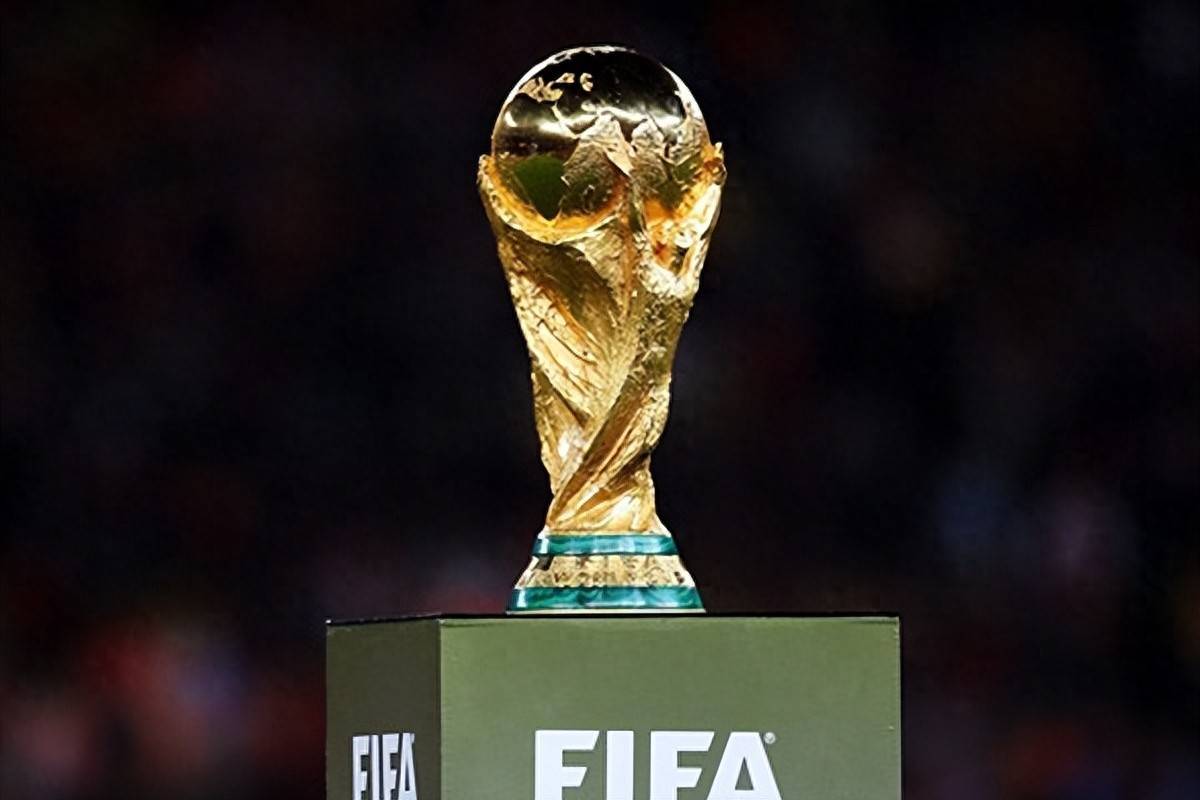 埃迪-豪：我们对阵曼联的战绩还不错，但曼联比上赛季强很多（埃迪-豪：对曼联战绩不俗，但他们较上赛季进步很大）